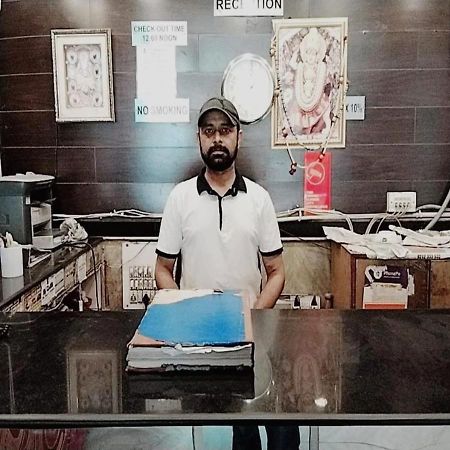 Hotel International Neelam Near New Delhi Railway Station นิวเดลี ภายนอก รูปภาพ