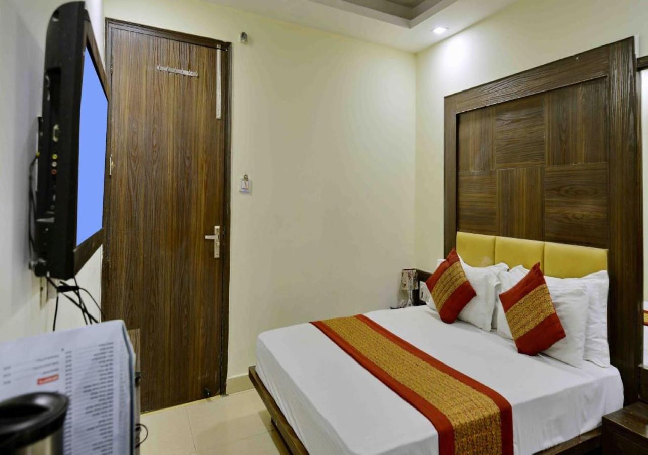 Hotel International Neelam Near New Delhi Railway Station นิวเดลี ภายนอก รูปภาพ