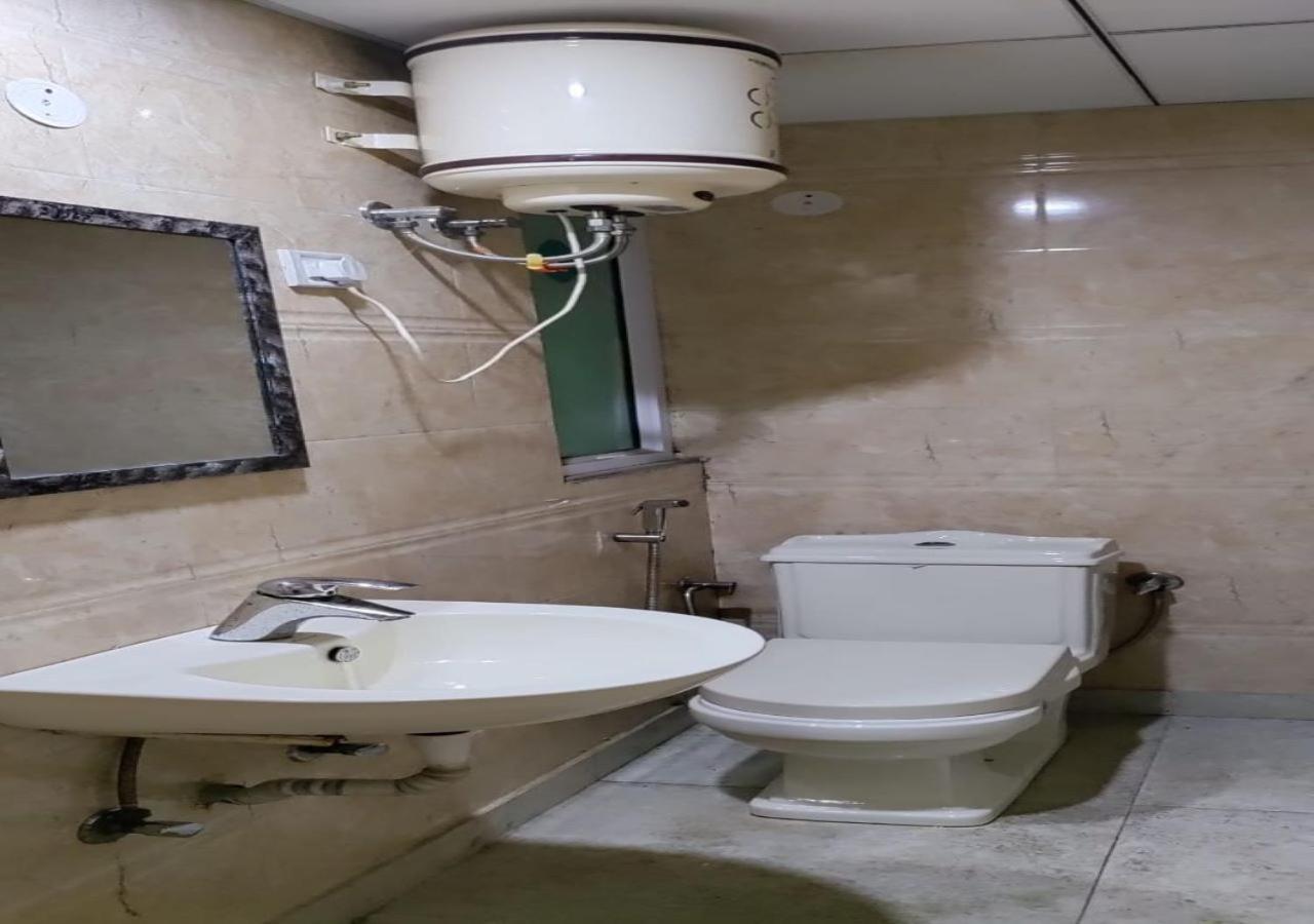 Hotel International Neelam Near New Delhi Railway Station นิวเดลี ภายนอก รูปภาพ
